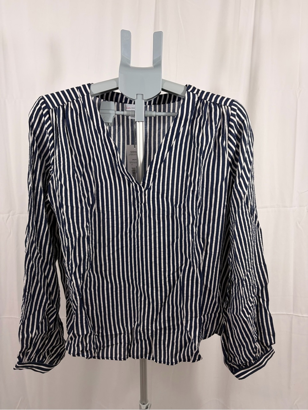 NWT Liz Claiborne Women’s Size PL Blue White Striped V-Neck Long-Sleeve Top